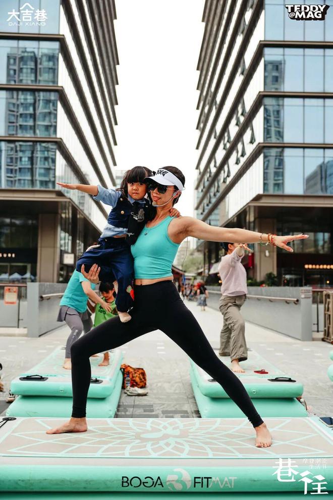 项攀登入围2025年金冰镐奖 犀牛说AG真人平台长假多地徒步遇险；中国四(图15)