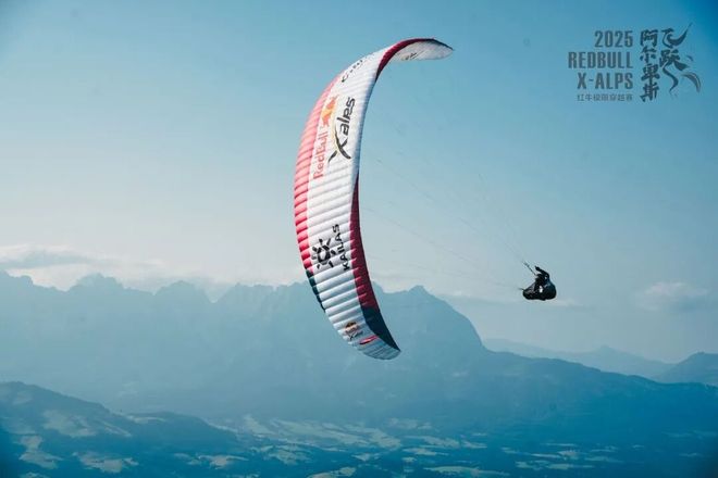 项攀登入围2025年金冰镐奖 犀牛说AG真人平台长假多地徒步遇险；中国四(图10)