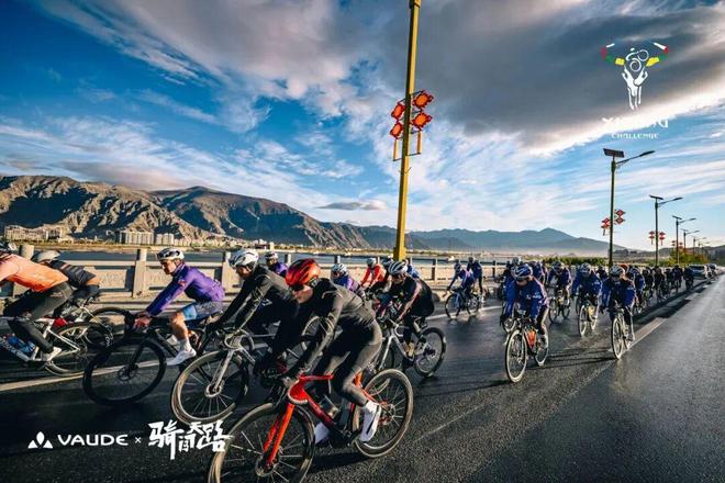 项攀登入围2025年金冰镐奖 犀牛说AG真人平台长假多地徒步遇险；中国四(图6)