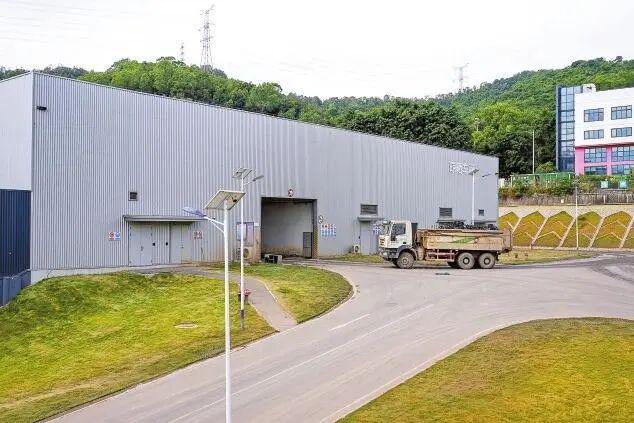 连根拔起！你以为的“负资产”被盘活了！AG真人国际厅深圳110米高“垃圾山”(图4)